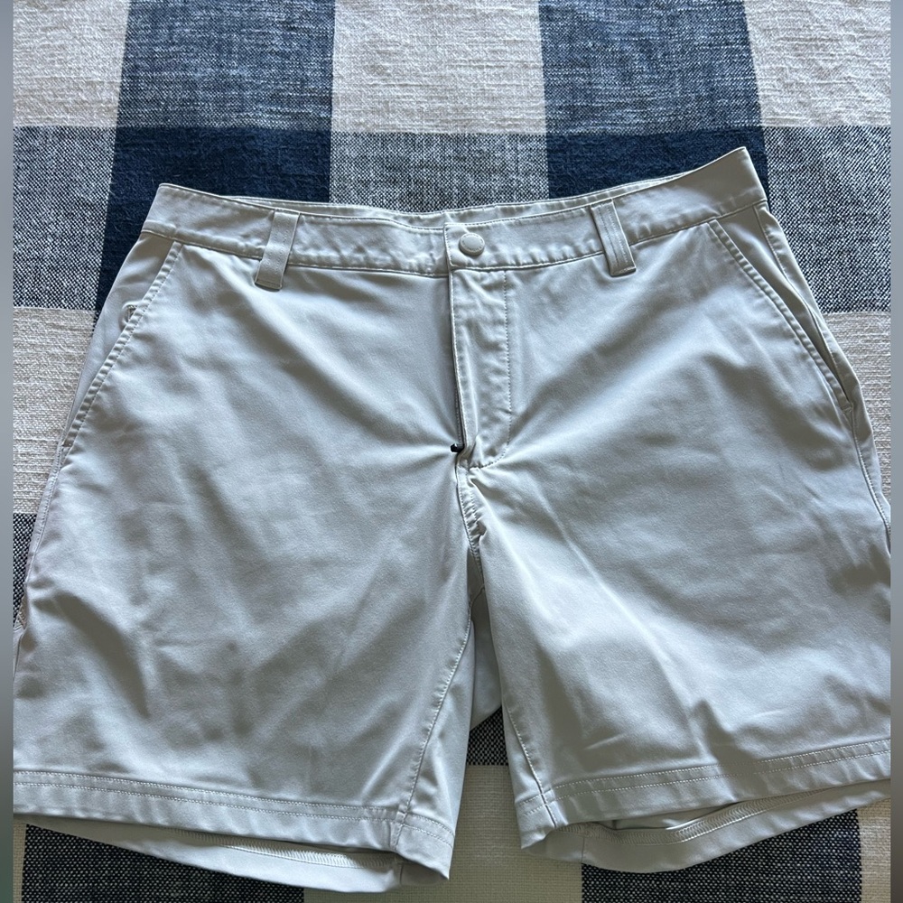 Men’s Rhone khaki shorts